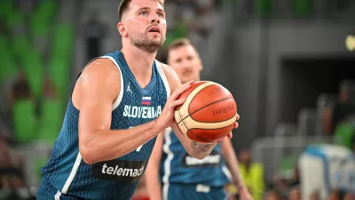 Ljubljana, Stozice.Prijateljska kosarkarska tekma med Slovenijo in Veliko Britanijo v okviru priprav na EP.Slovenski kosarkar Luka Doncic.