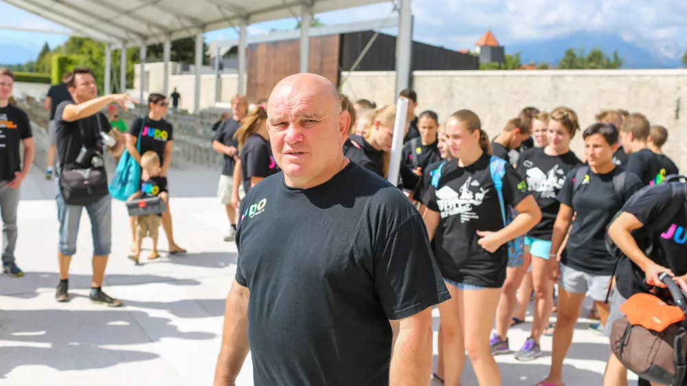 24.08.2016. Brezjetrener celjskega kluba Sankaku in strokovni direktor slovenske reprezentance Marjan Fabjan med obljubljenim romanjem med Lopato in Brezjem je pri&scaron;el na cilj na Brezjefoto: Bojan Velikonja