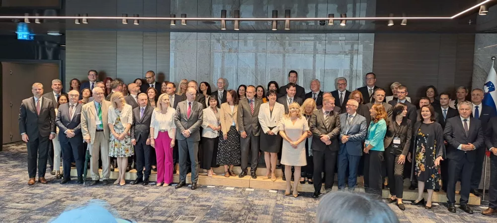 posvet slovenske diplomacije