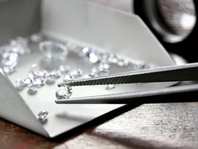 V trezorjih je bilo veliko nakita in diamantov. Nikoli pa ne bo znano, kaj vse so v njih na&scaron;li. / Foto: Istock