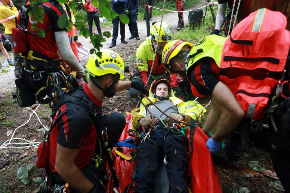 Re&scaron;evalne ekipe iz Slovenije in tujine so se pomerile v različnih izzivih