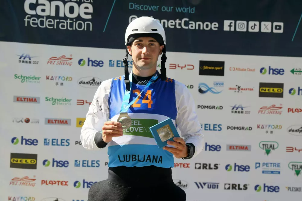 Jan Ločnikar, kajaka&scaron;ki kros