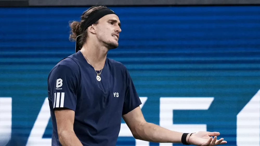 Tennis - U.S. Open - Flushing Meadows, New York, United States - August 30, 2025 Germany's Alexander Zverev reacts after losing a point during his third round match against Canada's Felix Auger-Aliassime REUTERS/Eduardo Munoz