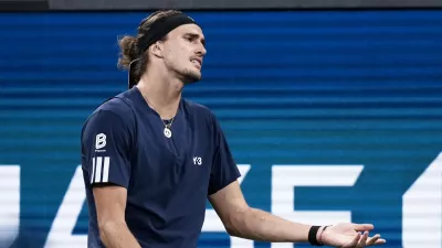 Tennis - U.S. Open - Flushing Meadows, New York, United States - August 30, 2025 Germany's Alexander Zverev reacts after losing a point during his third round match against Canada's Felix Auger-Aliassime REUTERS/Eduardo Munoz