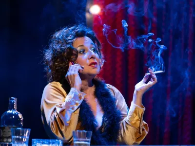 Lara Jankovič v predstavi Balkan bluz kabaret. F Gledali&scaron;če Koper