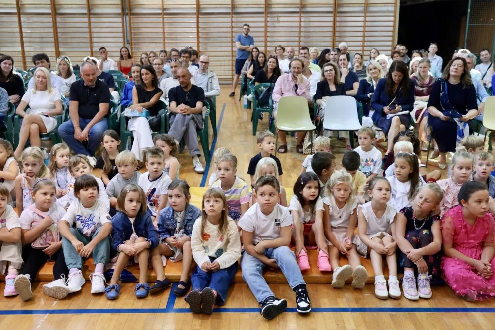 Obiskali smo ljubljansko &scaron;olo: Strah, navdu&scaron;enje in fotografija za spomin