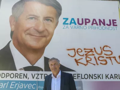 25.08.2025 - Karel Erjavec - ZAUPANJE - stranka - volilni plakat - jumbo plakat izjava za medije predsednika stranke Zaupanje Karla Erjavca ob zagonu plakatne kampanje, na kateri bo predstavil pomen gesla, ključne vrednote in nadaljnje korake strankeFoto: Luka Cjuha