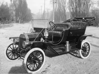 Ford model T leta 1910 / Foto: Wikipedija
