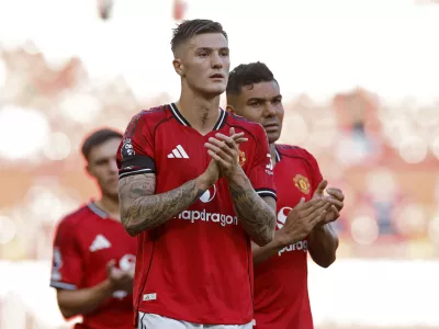 Soccer Football - Premier League - Manchester United v Arsenal - Old Trafford, Manchester, Britain - August 17, 2025 Manchester United's Benjamin Sesko looks dejected after the match Action Images via Reuters/Jason Cairnduff EDITORIAL USE ONLY. NO USE WITH UNAUTHORIZED AUDIO, VIDEO, DATA, FIXTURE LISTS, CLUB/LEAGUE LOGOS OR 'LIVE' SERVICES. ONLINE IN-MATCH USE LIMITED TO 120 IMAGES, NO VIDEO EMULATION. NO USE IN BETTING, GAMES OR SINGLE CLUB/LEAGUE/PLAYER PUBLICATIONS. PLEASE CONTACT YOUR ACCOUNT REPRESENTATIVE FOR FURTHER DETAILS..