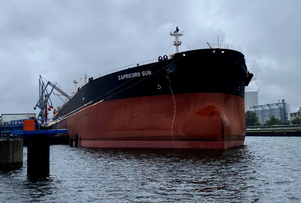 FILE PHOTO: The Capricorn Sun tanker is moored at Germany's port of Rostock, Germany, August 5, 2022. According to Refinitiv ship tracking data, the Capricorn Sun tanker loaded Mars Sour crude off the Louisiana coast in the United States and discharged at Rostock on August 3, 2022, as local refiners test alternatives to Russian oil.   REUTERS/Andreas Rinke/File Photo
