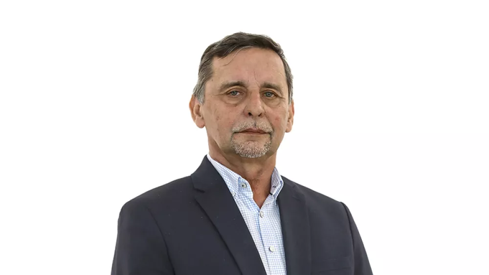 Miran LesjakZA ONLINE - Redakcija Dnevnik 2024 - portreti za komentarje in kolumne - kolumnisti - komentatorji &ndash; novinarji - portret //FOTO: Luka Cjuha