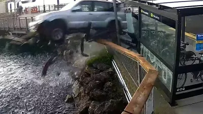 Upokojenka je s svojim &scaron;portnim terencem poletela v morje.