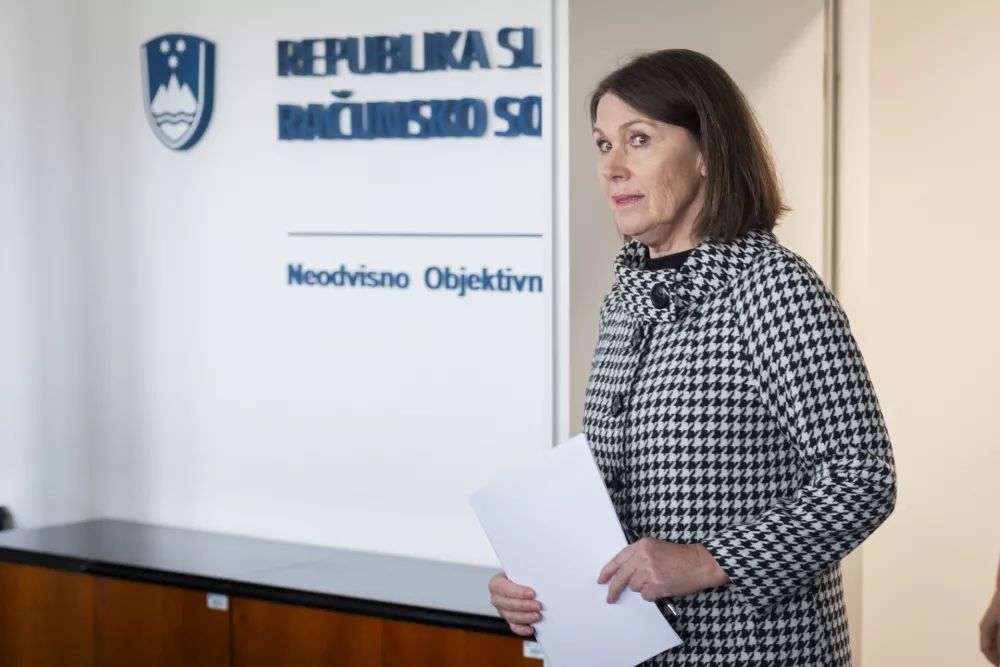 Ljubljana, racunsko sodisce.Novinarska konferenca racunskega sodisca.Predsednica racunskega sodisca Jana Ahcin.