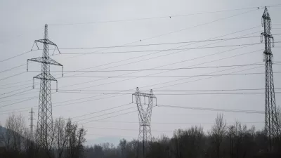 elektrika - simbolična fotografijaelektrično omrežjeomrženinaporaba elektrikedaljnovodelektrična napeljavaVidem11.02.2025 Električno omrežje, okolica BeričevaFOTO: Nik Erik Neubauer