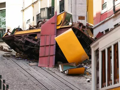 A view shows the site of the accident after Gloria funicular railway car, a popular tourist attraction, derailed and crashed, resulting in multiple casualties, according to authorities, in Lisbon, Portugal, September 4, 2025. REUTERS/Pedro Nunes