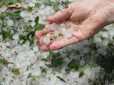 Včeraj&scaron;nji ostanki toče v Mokronogu. F Dragana Stanković