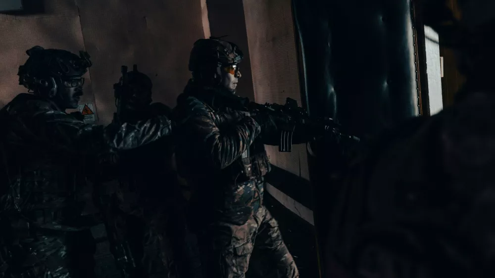 Specialci, med drugim tudi enota Navy Seals, med nedavnimi vajami.