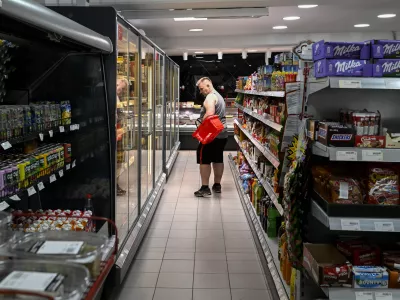 Trgovina atlasnakupovanježivilahranatrgovinetrgovciko&scaron;arica25.06.2025 - Nakupovanje ob nedeljah in praznikih, odprte trgovine. FOTO: Nik Erik Neubauer