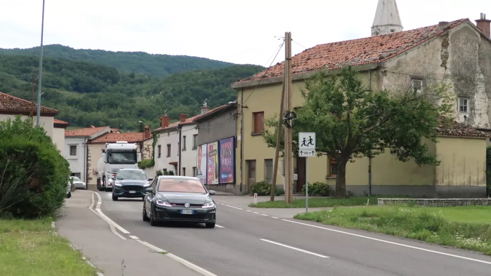 Rebernice, Podnanos, Razdrto, hitra cesta, Lozice, Podraga, kolone, promet