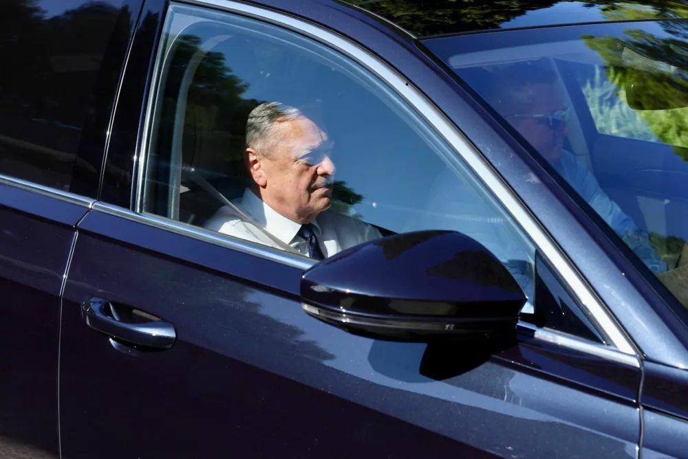 Zoran Janković po obredu na poroki Roberta Goloba in Tine Gaber. 