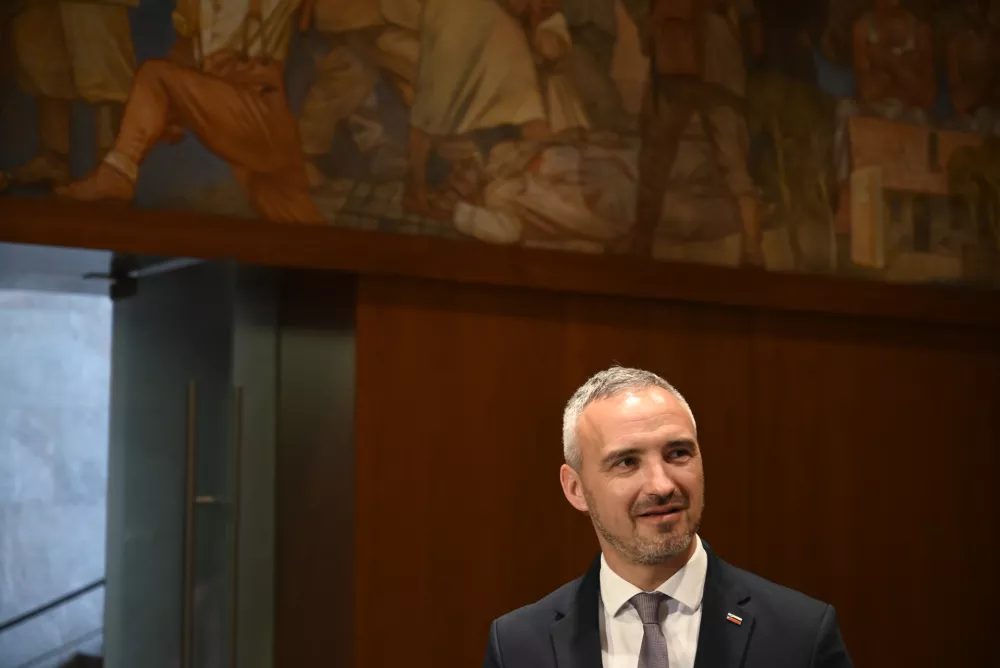 Janez Cigler Kralj- 13.05.2022 &ndash; Državni zbor (DZ) &ndash; 1. ustanovna seja DZ - novoizvoljeni poslanci in poslanke prve seje 9. parlamentarnega sklica - //FOTO: Nik Erik Neubauer