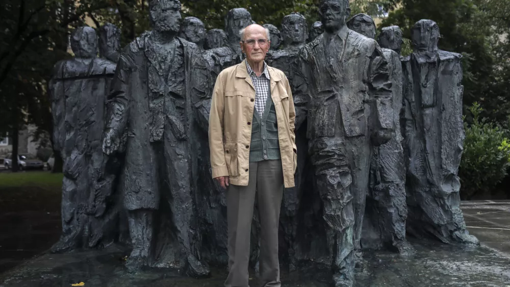 - 23.09.2019 - Andrej Marinc, nekdanji politik - sekretar sekretariata in član predsedstva CK ZKS (1968 - 1972), predsednik IS Skup&scaron;čine SRS (1972 - 1978), podpredsednik ZIS (1978 - 1979), predsednik CK ZKS (1982 - 1986) in član Predsedstva SRS (1986 - 1990).   //FOTO: Jaka GasarOPOMBA: ZA OBJEKTIV - INTERVJU