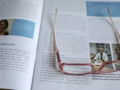 - simbolična fotografija &ndash; starej&scaron;i občani &ndash; starostniki - upokojenci - očala - dioptrija- 20.01.2023 - SeneCura - Dom starej&scaron;ih občanov Komenda, Juhantova pot 9, //FOTO: Jaka Gasar