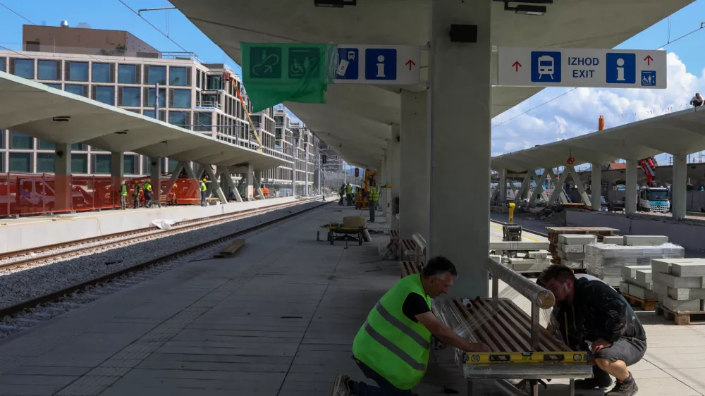 V uporabi novi peroni na glavni železni&scaron;ki postaji Ljubljana