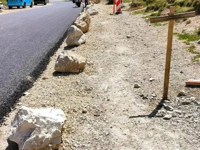 Cesta na Vr&scaron;ič ograja