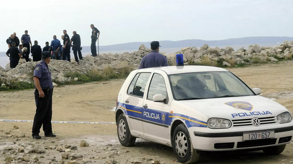 Tako so oktobra 2012 policisti preiskovali okolico najdbe trupa. 