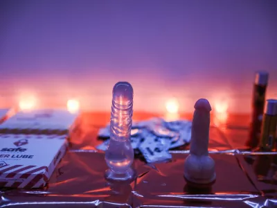 - simbolična fotografija - spolnost - erotika - erotični pripomočki - - 30.11.2023 - odprtje - Muzej spolno prenosljivih okužb, &Scaron;refanova ulica 11 - informacije o spolno prenosljivih okužbah in osve&scaron;čanju o nujnosti uporabe kondomov ter testiranja, //FOTO: Bojan Velikonja