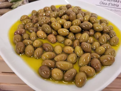 namizne oljke, vložene v oljčnem olju, Olea d'Istria / Foto: Katja Gle&scaron;čič 