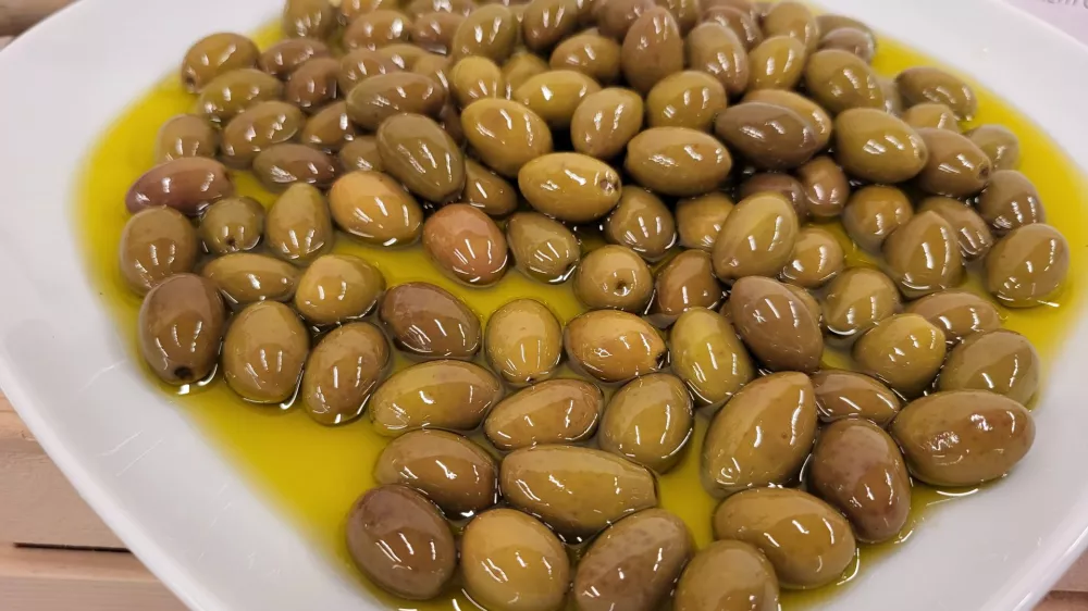 namizne oljke, vložene v oljčnem olju, Olea d'Istria / Foto: Katja Gle&scaron;čič 