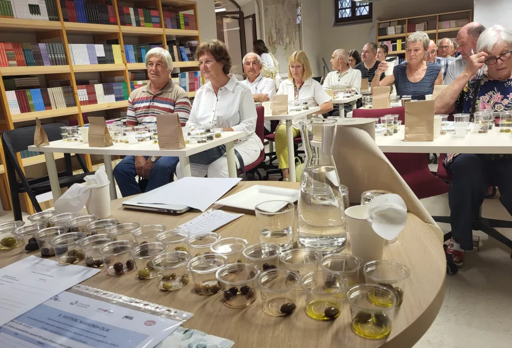 9. festival namiznih oljk, degustacija / Foto: Katja Gle&scaron;čič 