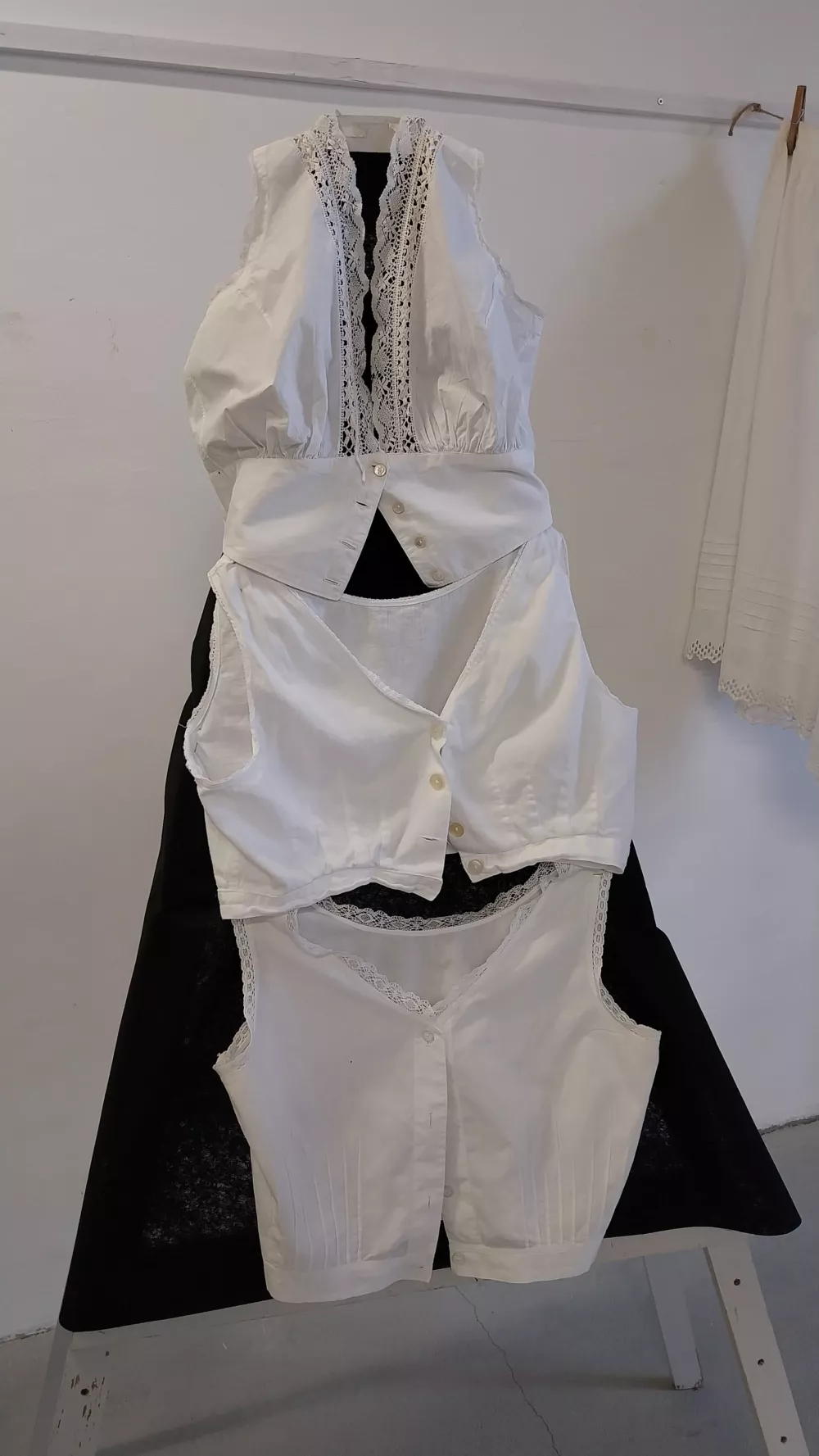 'Spodi nč, gor pa bl mau': intimni del življenja na&scaron;ih prednikov