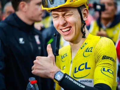 Francija, Pariz.Kolesarska dirka po Franciji, 21. etapa: Mantes-la-Ville - Pariz (132,3 km).Zmagovalec dirke po Franciji Tadej Pogacar.