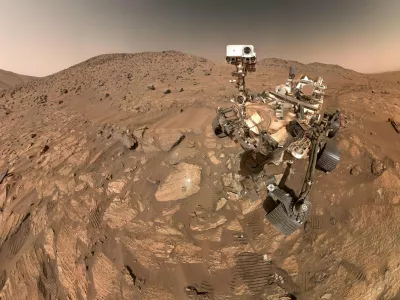 Rover Perseverance pri kamnini Cheyava Falls. / Foto: Nasa Jpl-caltech