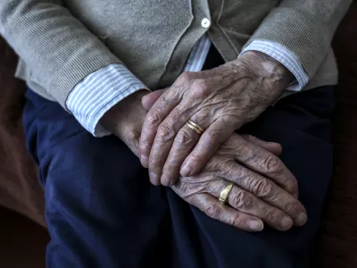 - simbolična fotografija - - 26.05.2016 - Dom starostnikov dr. Jožeta Potrča Poljčane, Enota Slovenska Bistrica -  - Reportaža za Dnevnikovo prilogo - POMOČ STAREJ&Scaron;IM: Pripravljeni na starost! - tretje življensko obdobje - starej&scaron;i občani - starostniki - upokojenci -  //FOTO: Jaka Gasar