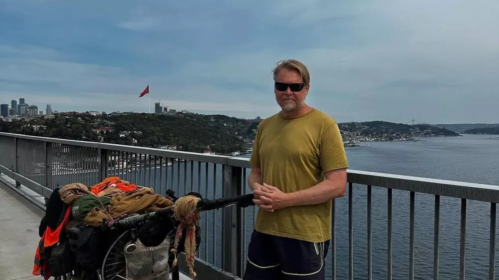 Karl Bushby je letos maja po skoraj 27 letih prispel v Evropo. / Foto: Instagram Karla Bushbyja