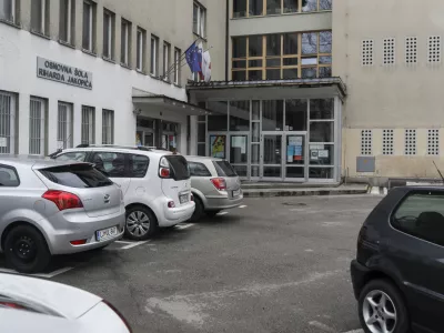 Gradnja stanovanj pospe&scaron;ila priseljevanje: Bodo &scaron;ole v &Scaron;i&scaron;ki prezasedene?