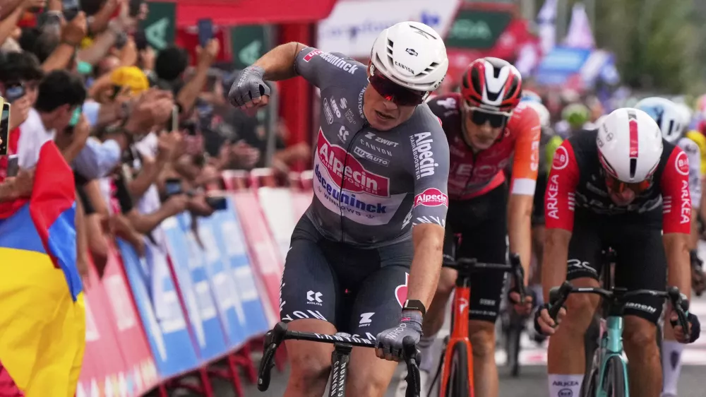 Belgian cyclist Jasper Philipsen wins the nineteenth stage of the Spanish La Vuelta cycling race, from Rueda to Guijuelo, Spain, Friday, Sept. 12, 2025. (AP Photo/Manu Fernandez)