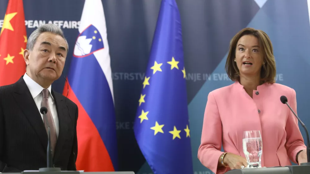 Vang Jij13.09.2025 - Ministrica Fajon bo na uradnem obisku gostila direktorja Komisije za zunanje zadeve Centralnega komiteja KPK in ministra za zunanje zadeve Ljudske republike Kitajske Vanga JijaFoto: Luka Cjuha