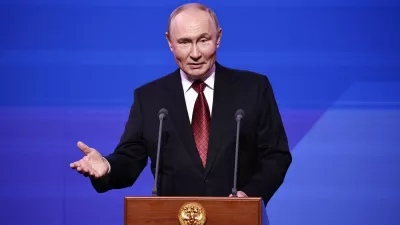 HANDOUT - 13 September 2025, Russia, Moscow: Russian President Vladimir Putin delivers a speech during an event celebrating the 878th anniversary of the foundation of Moscow at the Zaryadye Concert Hall. Photo: -/Kremlin/dpa - ATTENTION: editorial use only and only if the credit mentioned above is referenced in full