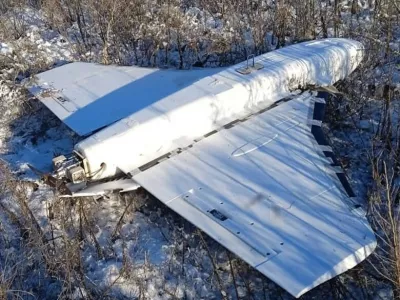 Fotografija drona, ki so ga januarja letos sestrelili v Ukrajini.