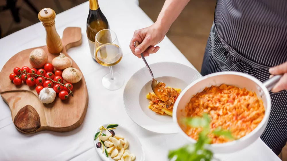 Dnevi bene&scaron;ke kulinarike povezujejo izbrane izolske gostince, ki so za to priložnost pripravili edinstvene menije, navdahnjene z bene&scaron;ko tradicijo. F jaka Ivančič/visitizola 