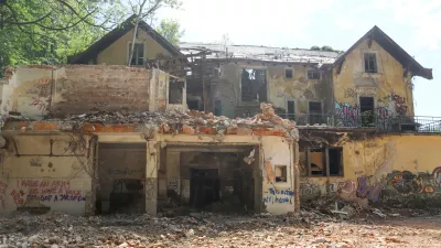 26.05.2025 - Hotel Bellevue Ljubljana. ru&scaron;enje gradbi&scaron;čeFoto: Luka Cjuha