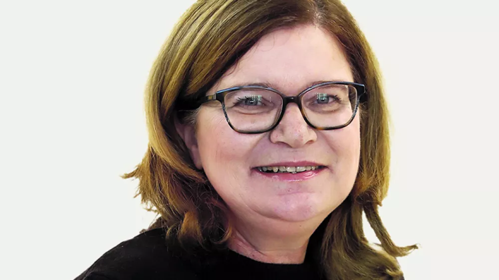 Meta Černoga- Redakcija Dnevnik 2024 - portreti za komentarje in kolumne - kolumnisti - komentatorji &ndash; novinarji - portret //FOTO: Luka Cjuha