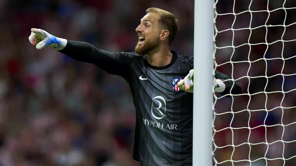 MADRID, SPAIN - SEPTEMBER 13: Jan Oblak of Atletico de Madrid reacts during the LaLiga EA Sports match between Atletico de Madrid and Villarreal CF at Riyadh Air Metropolitano on September 13, 2025 in Madrid, Spain. (Photo by Diego Souto/Getty Images)