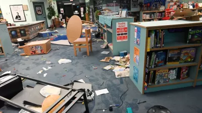 Knjižnica, razdejanje v &scaron;oli, razdejanje v knjižnici, razbijanje, vandalizem, razgrajanje