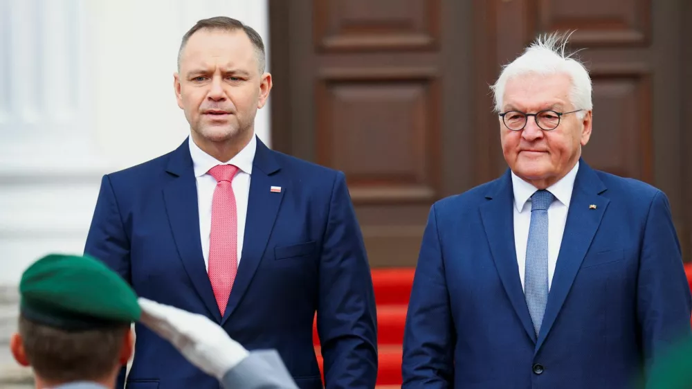 German President Frank-Walter Steinmeier receives Polish President Karol Nawrocki with military honours at Bellevue Palace in Berlin, Germany, September 16, 2025. REUTERS/Lisi Niesner